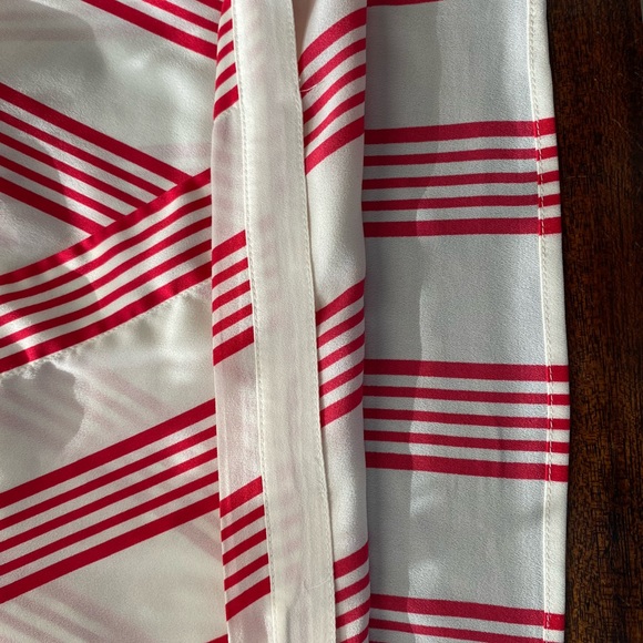 Talbots women’s XL red stripe Poly fake wrap top - Picture 6 of 10